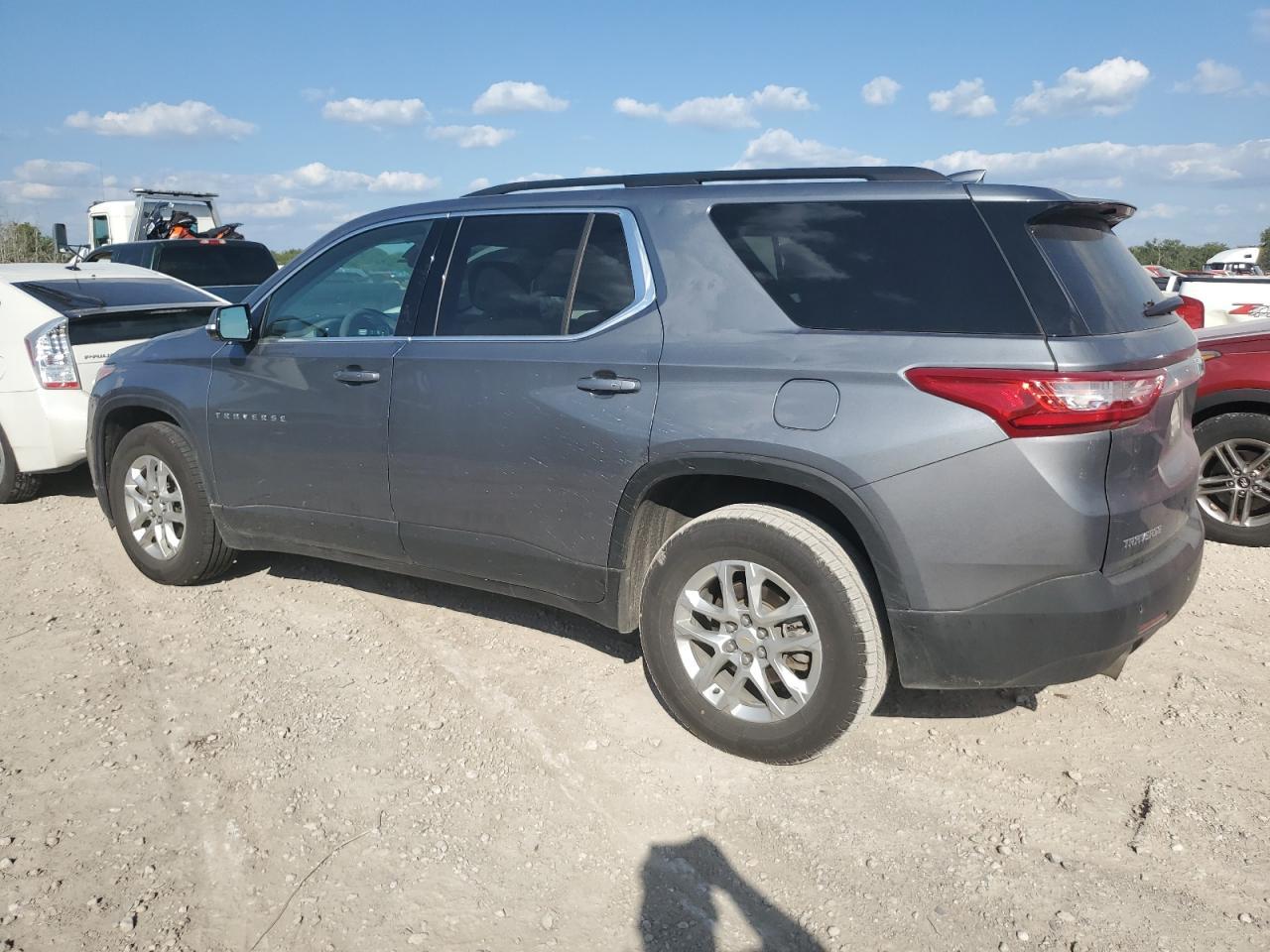 2019 Chevrolet Traverse Lt - Фото 2
