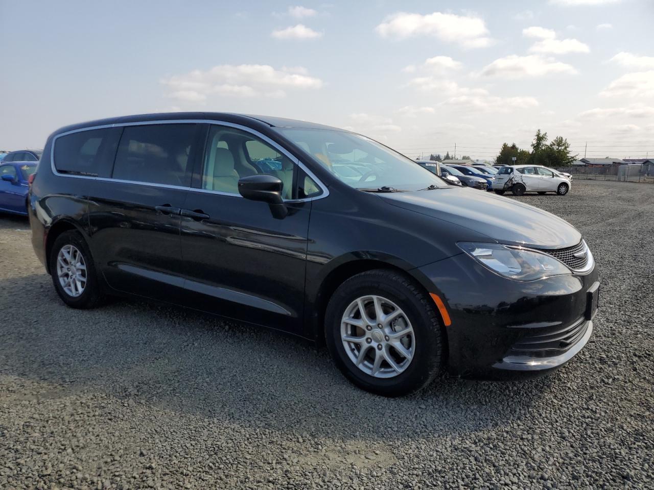 2017 Chrysler Pacifica Touring - Фото 4