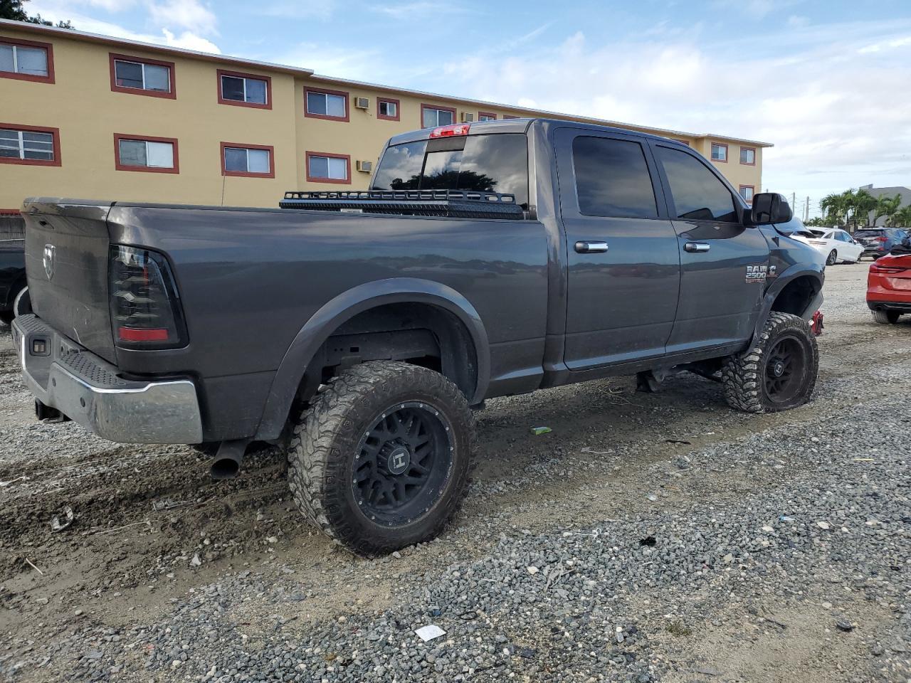 2017 Ram 2500 Slt - Image 3