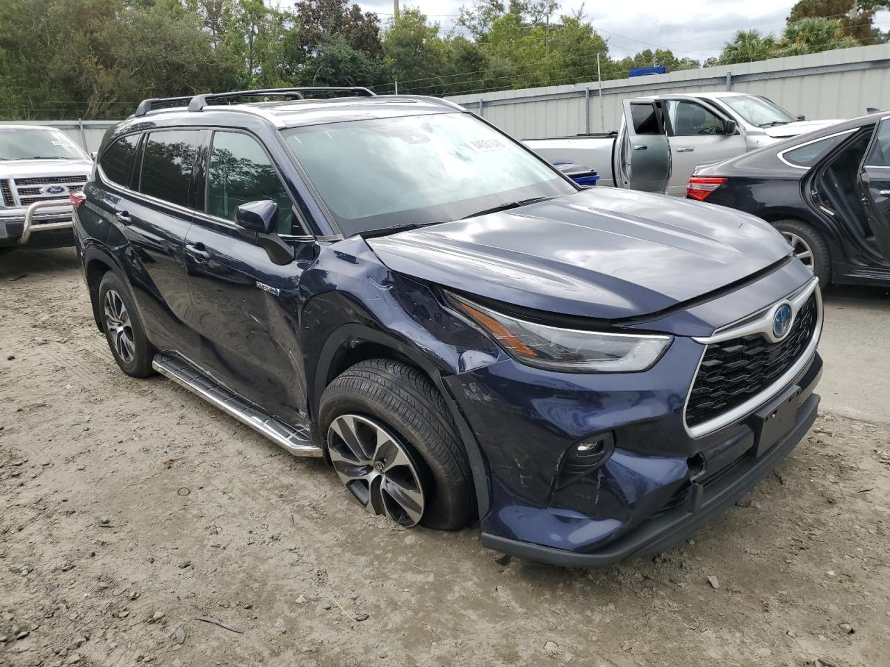 2021 Toyota Highlander Hybrid Xle - Image 4