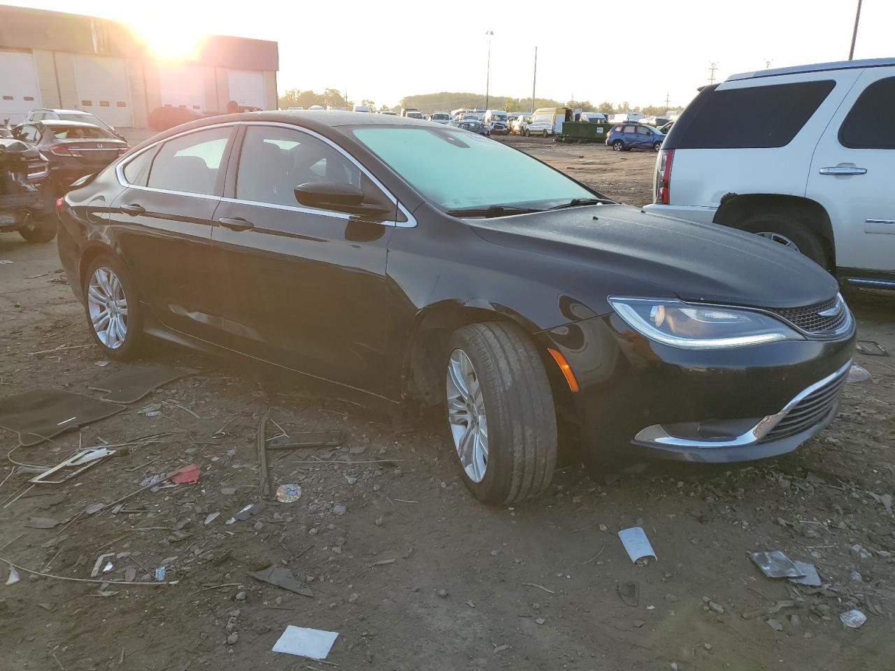 2015 Chrysler 200 Limited - Image 4