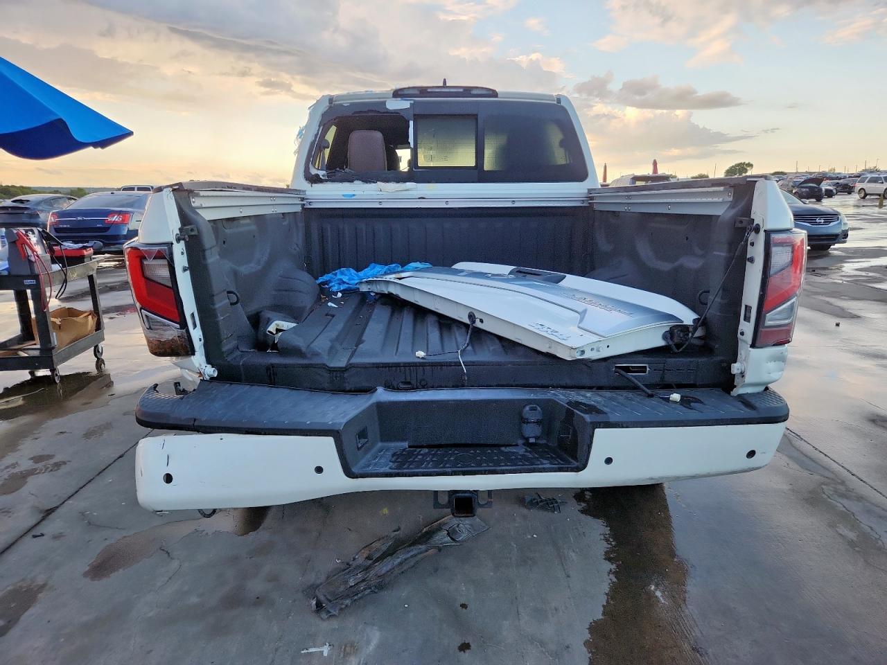2023 Nissan Titan Sv - Image 6