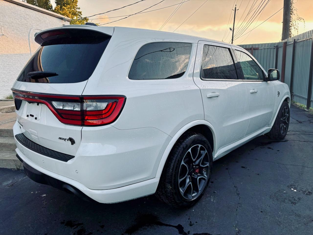 2023 Dodge Durango Srt Hellcat - Image 4