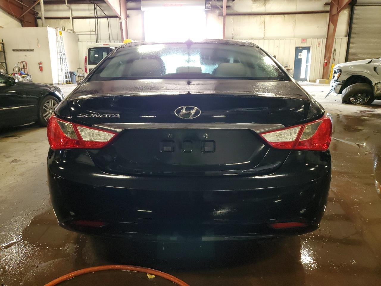 2011 Hyundai Sonata Gls - Image 6