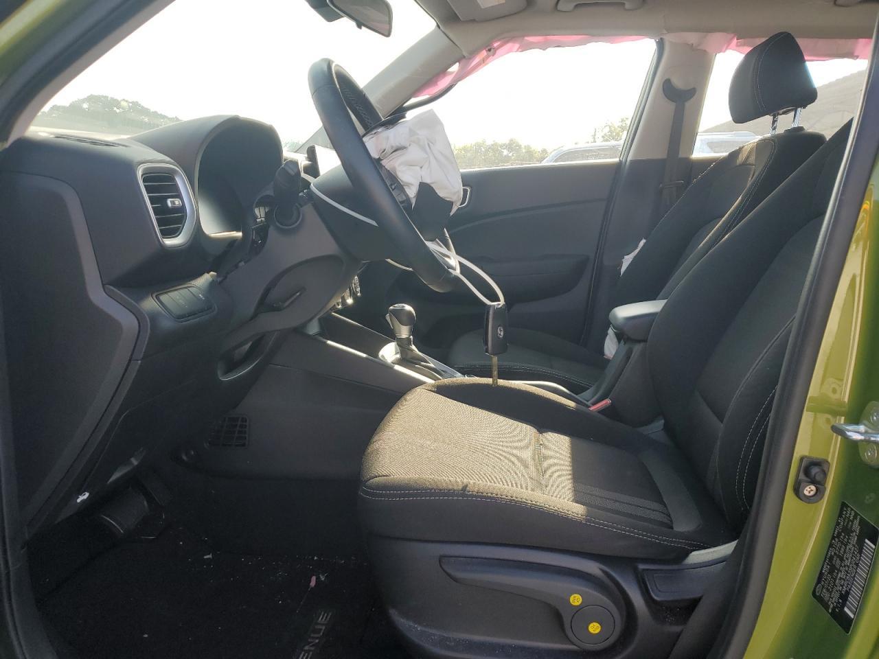 2023 Hyundai Venue Sel - Image 7