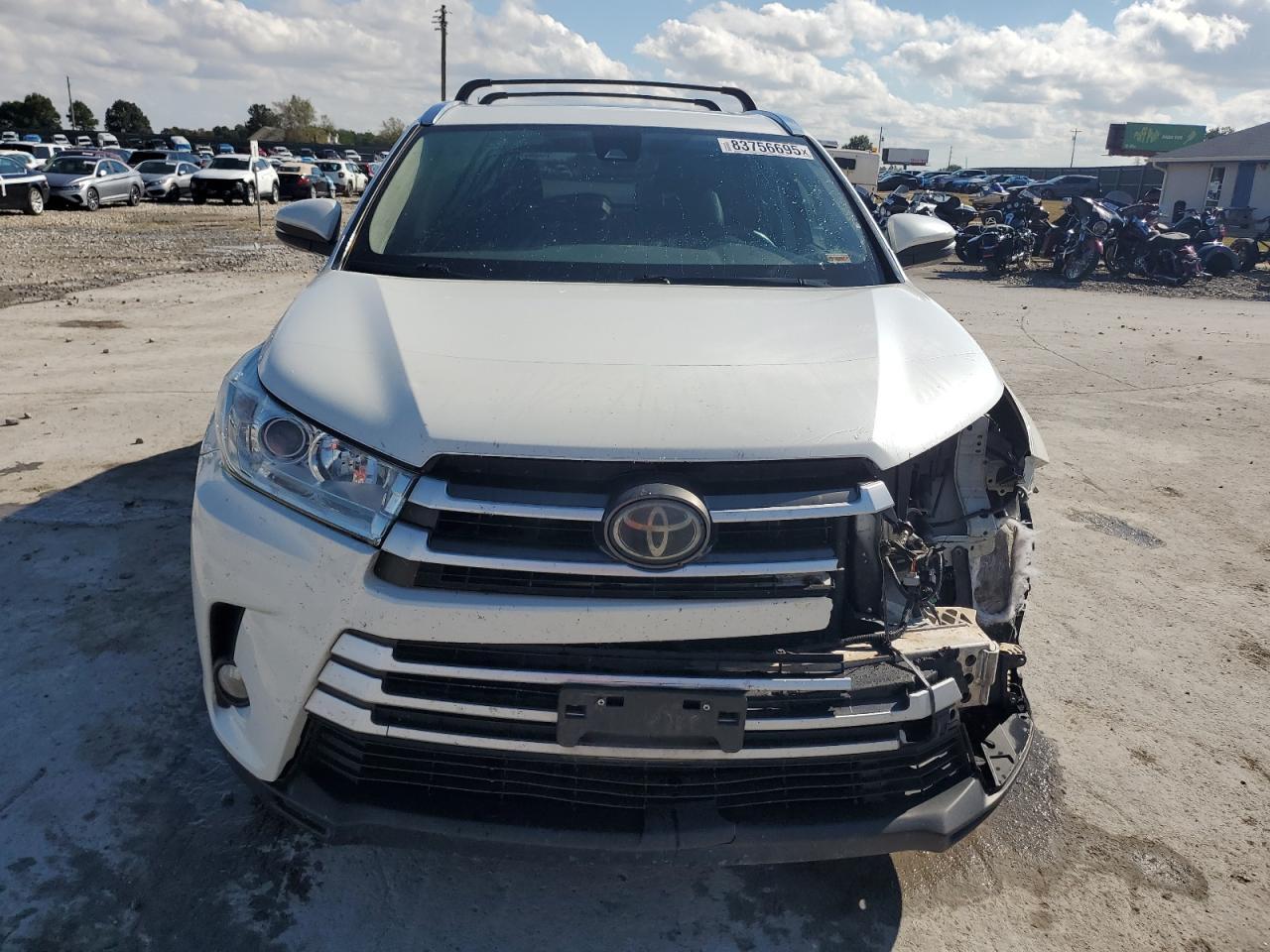 2017 Toyota Highlander Se - Фото 5