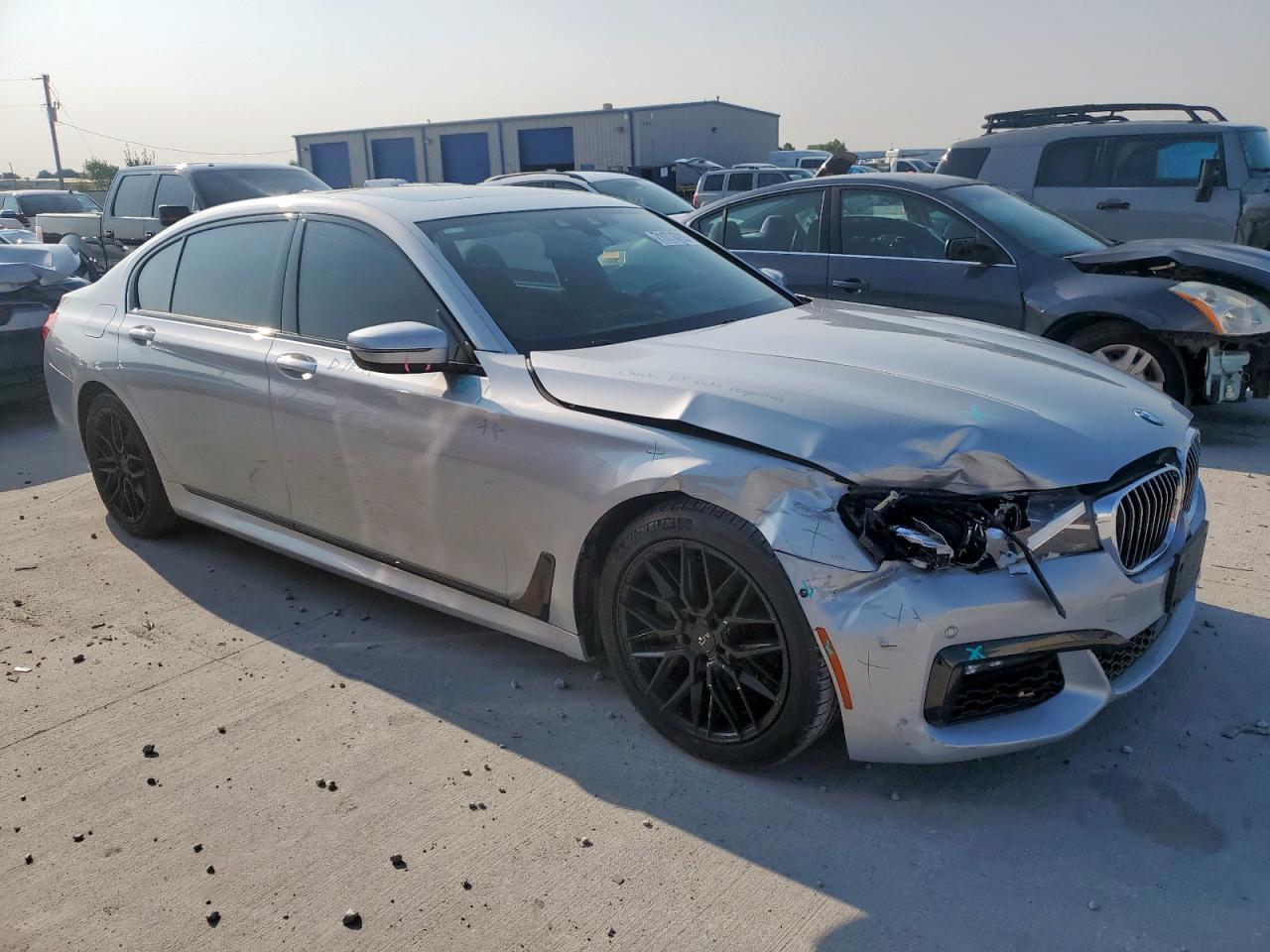 2017 BMW 740 Xi - Фото 4