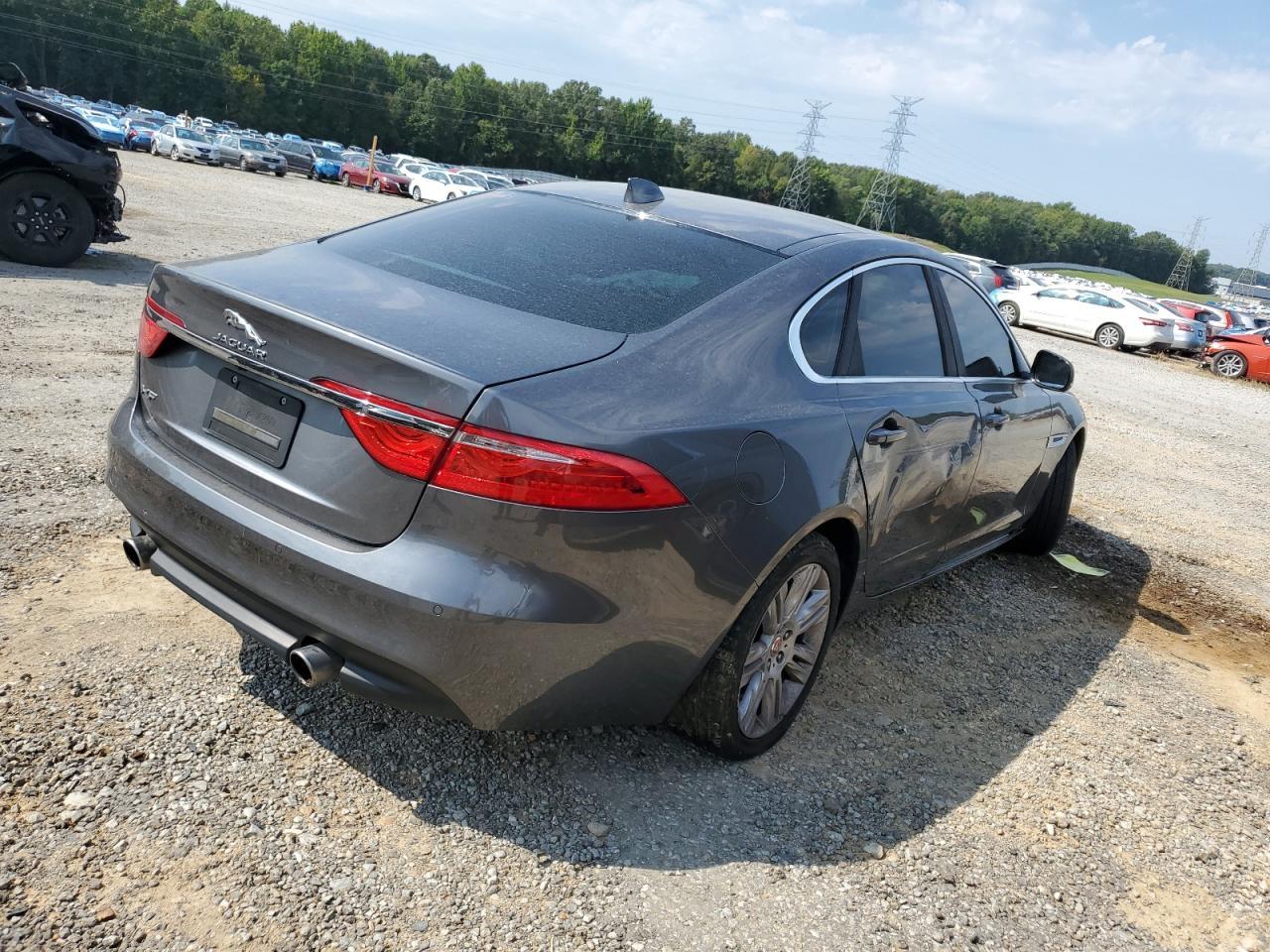 2016 Jaguar Xf Premium - Фото 3