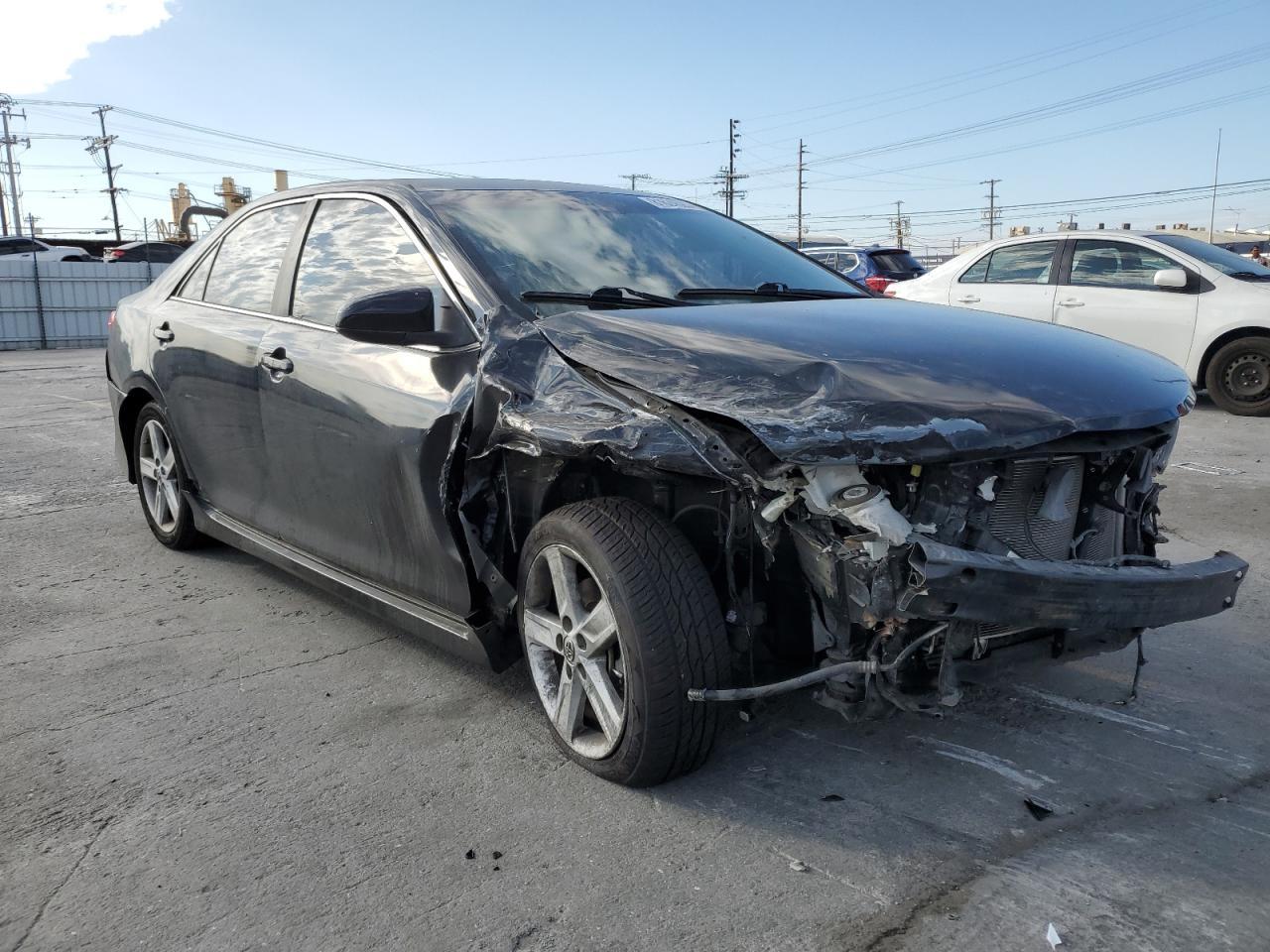 2014 Toyota Camry L - Фото 4