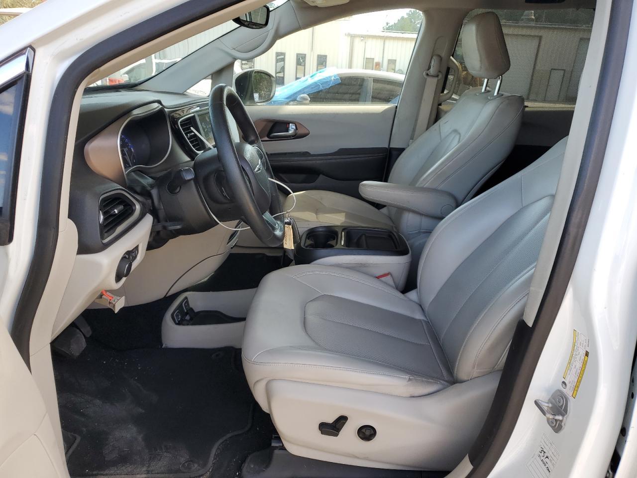 2021 Chrysler Voyager Lxi - Фото 7