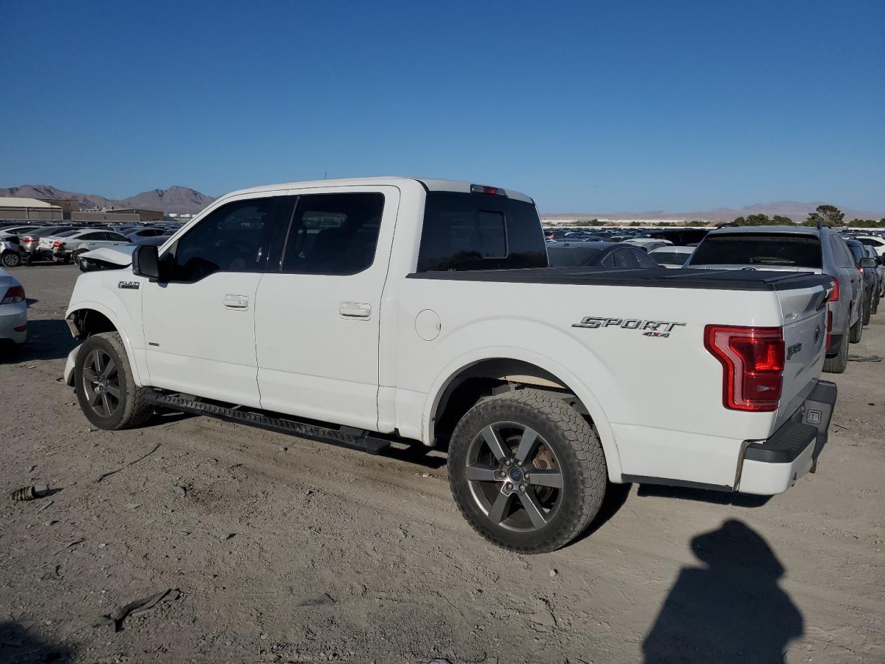 2015 Ford F150 Supercrew - Фото 2