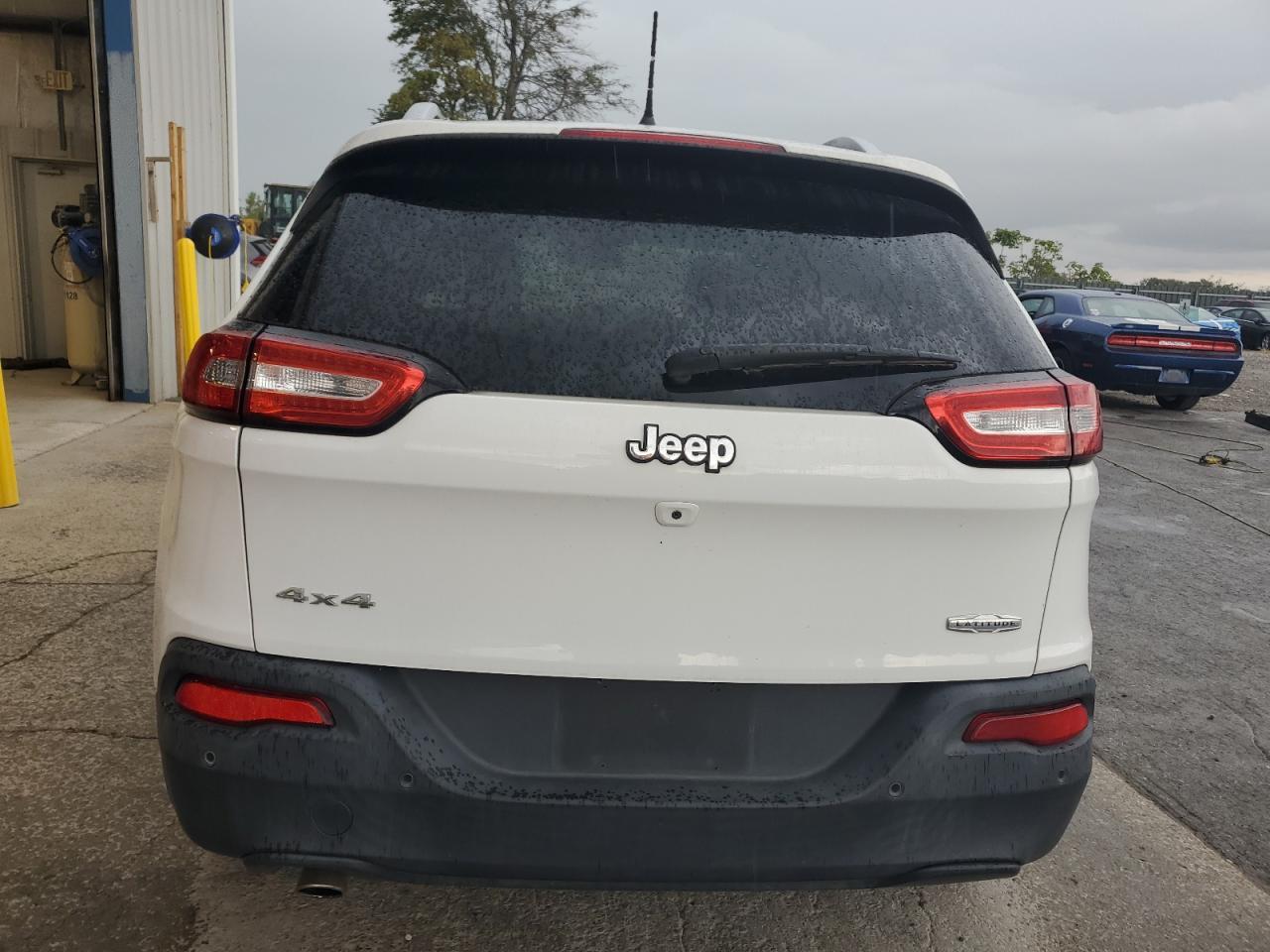 2016 Jeep Cherokee Latitude - Image 6