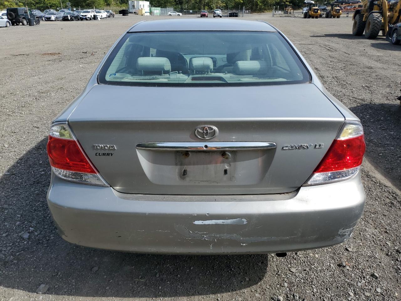 2005 Toyota Camry Le - Image 6