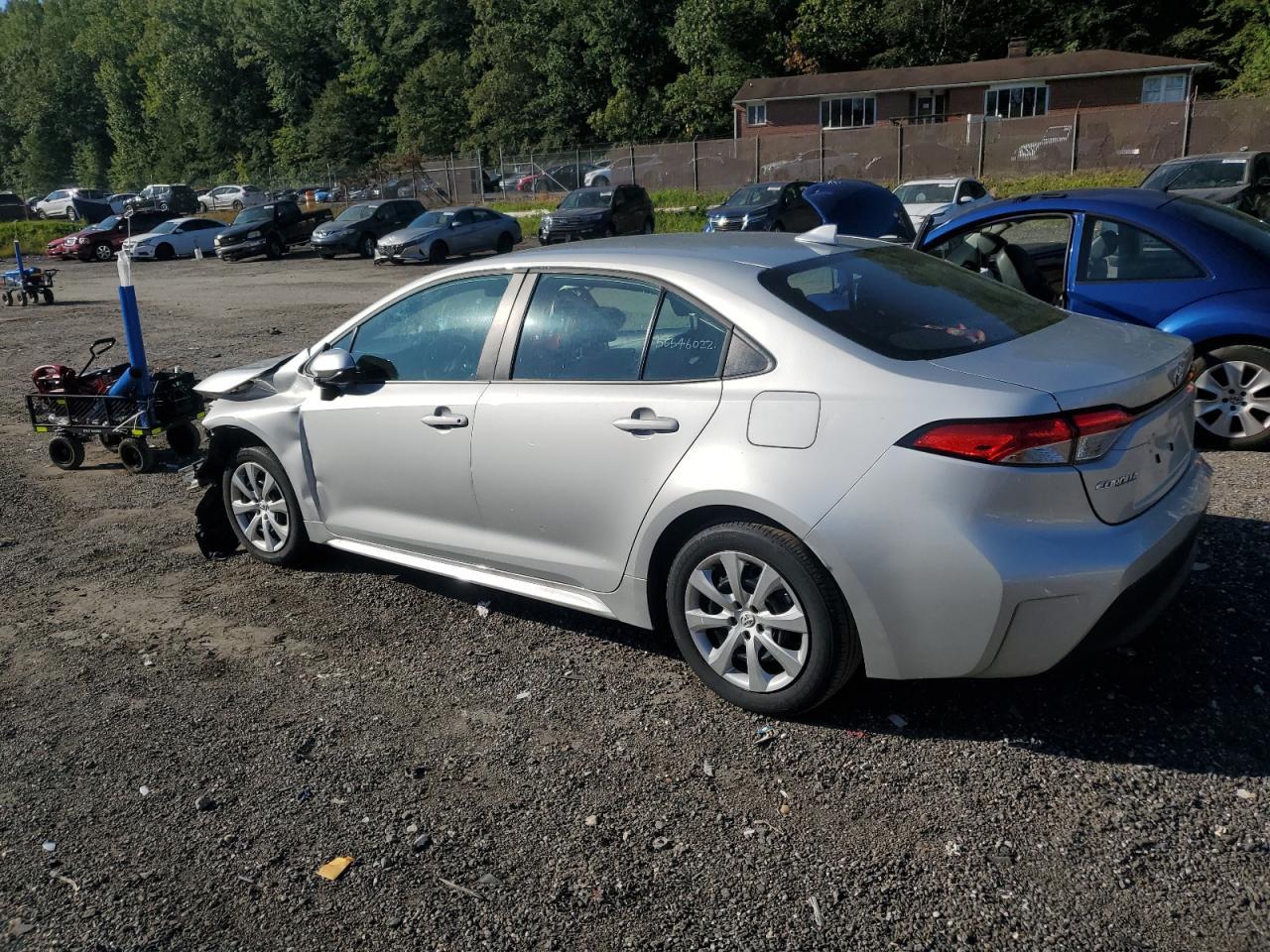 2025 Toyota Corolla Le - Фото 2