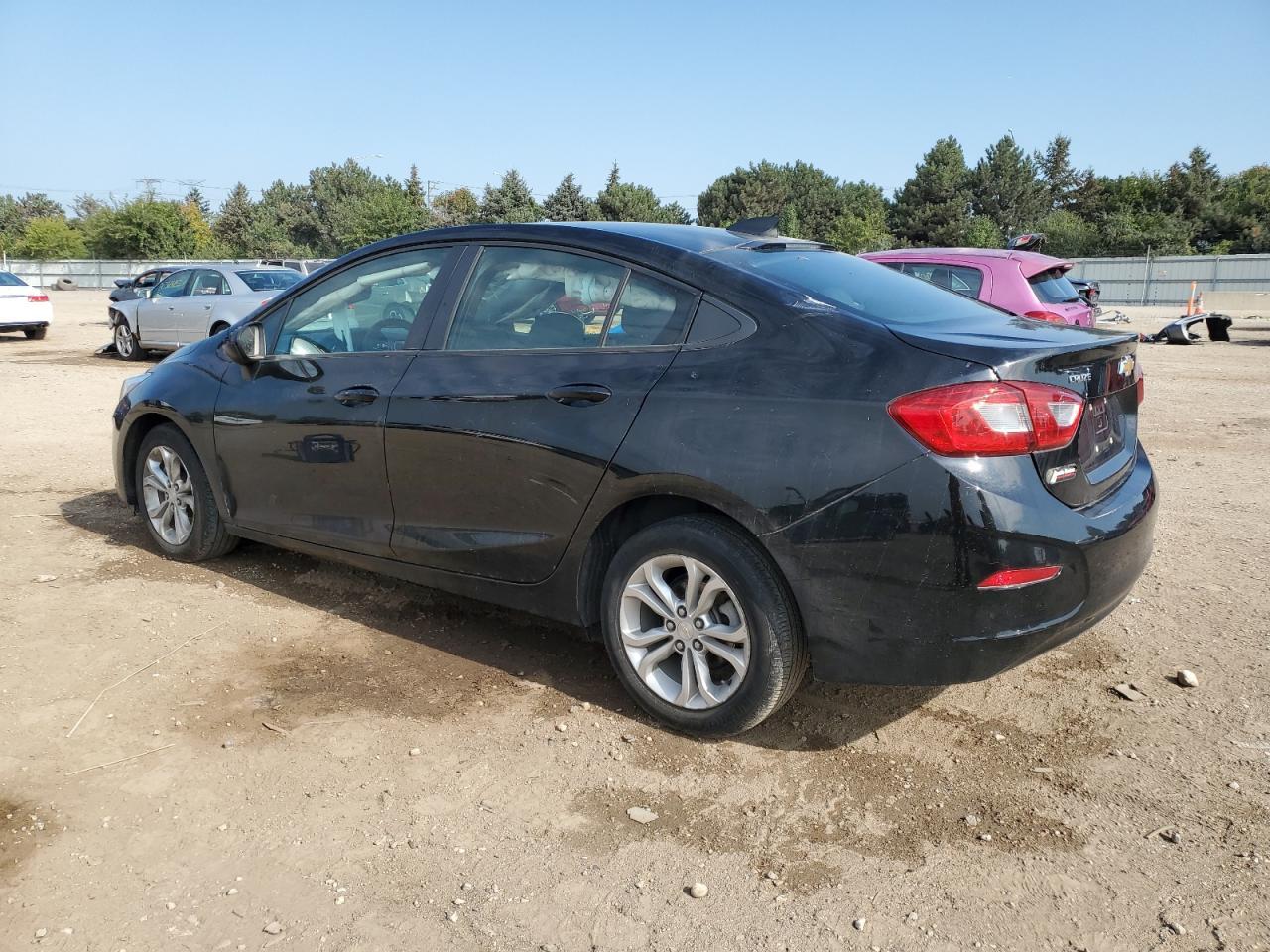 2019 Chevrolet Cruze Ls - Фото 2