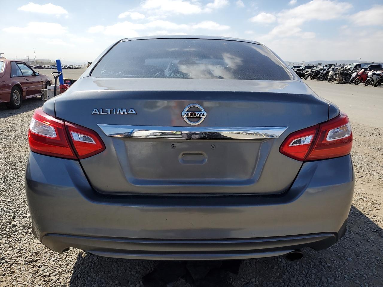 2017 Nissan Altima 2.5 - Image 6