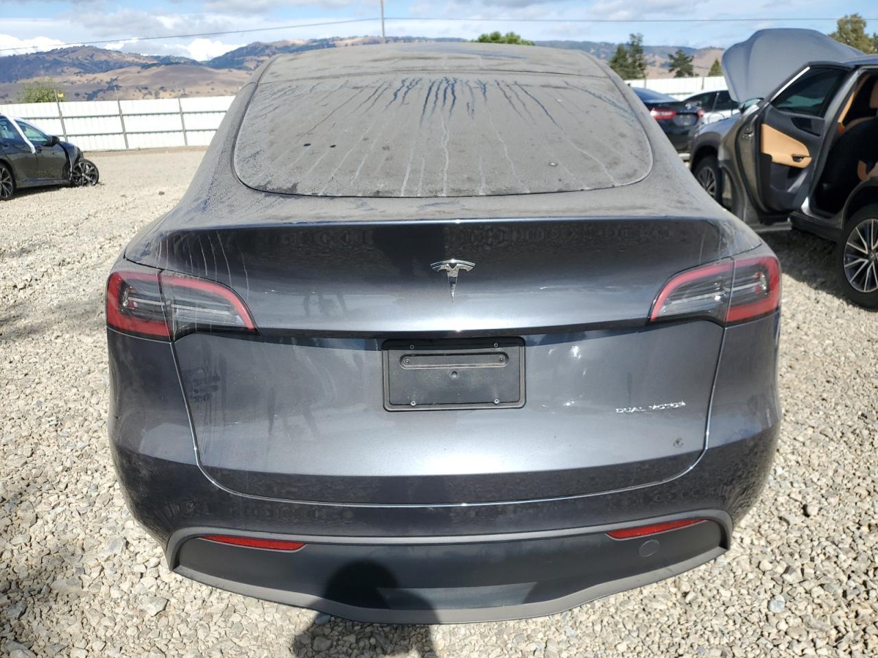2023 Tesla Model Y - Image 6