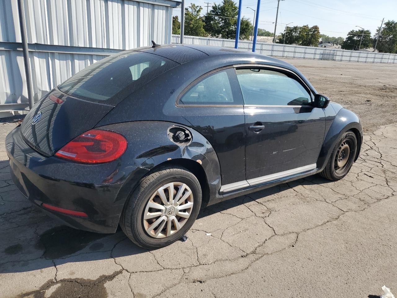 2013 Volkswagen Beetle - Фото 3