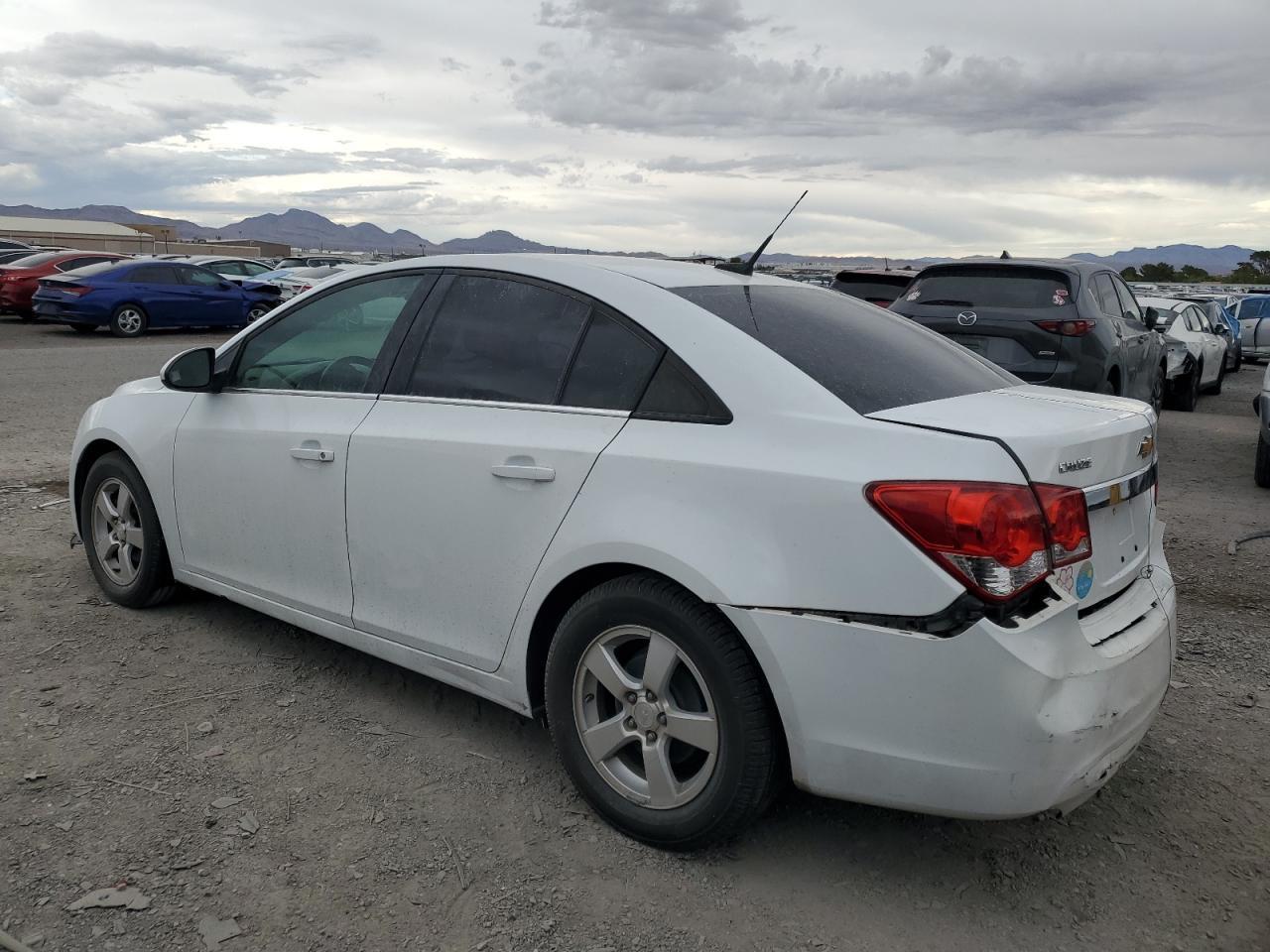 2013 Chevrolet Cruze Lt - Image 2