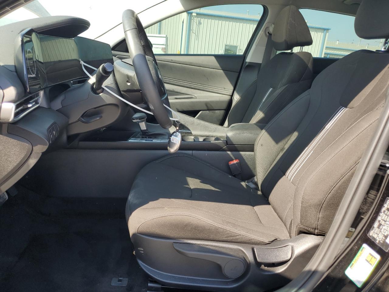 2025 Hyundai Elantra Sel - Image 7