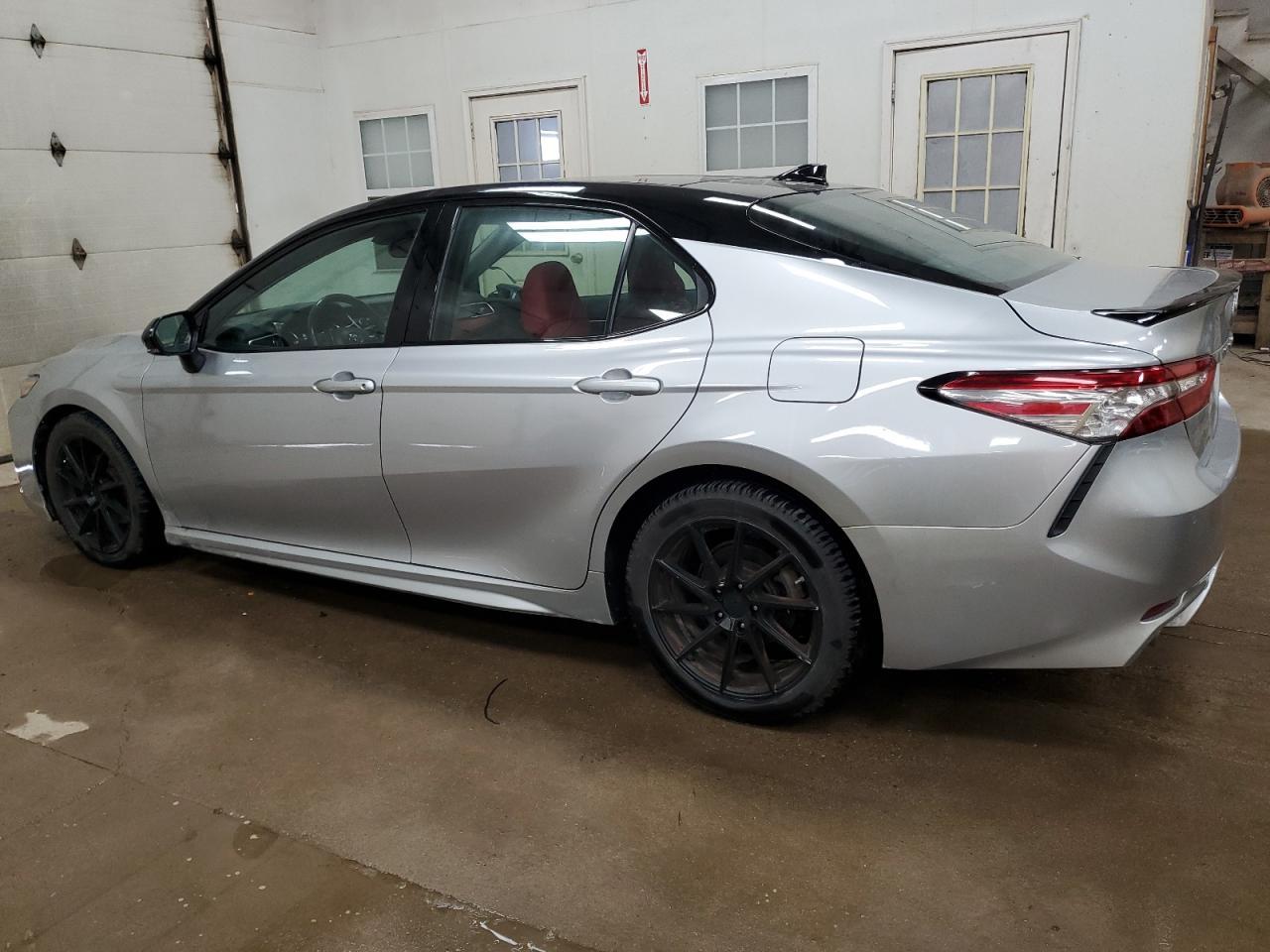 2018 Toyota Camry Xse - Фото 2