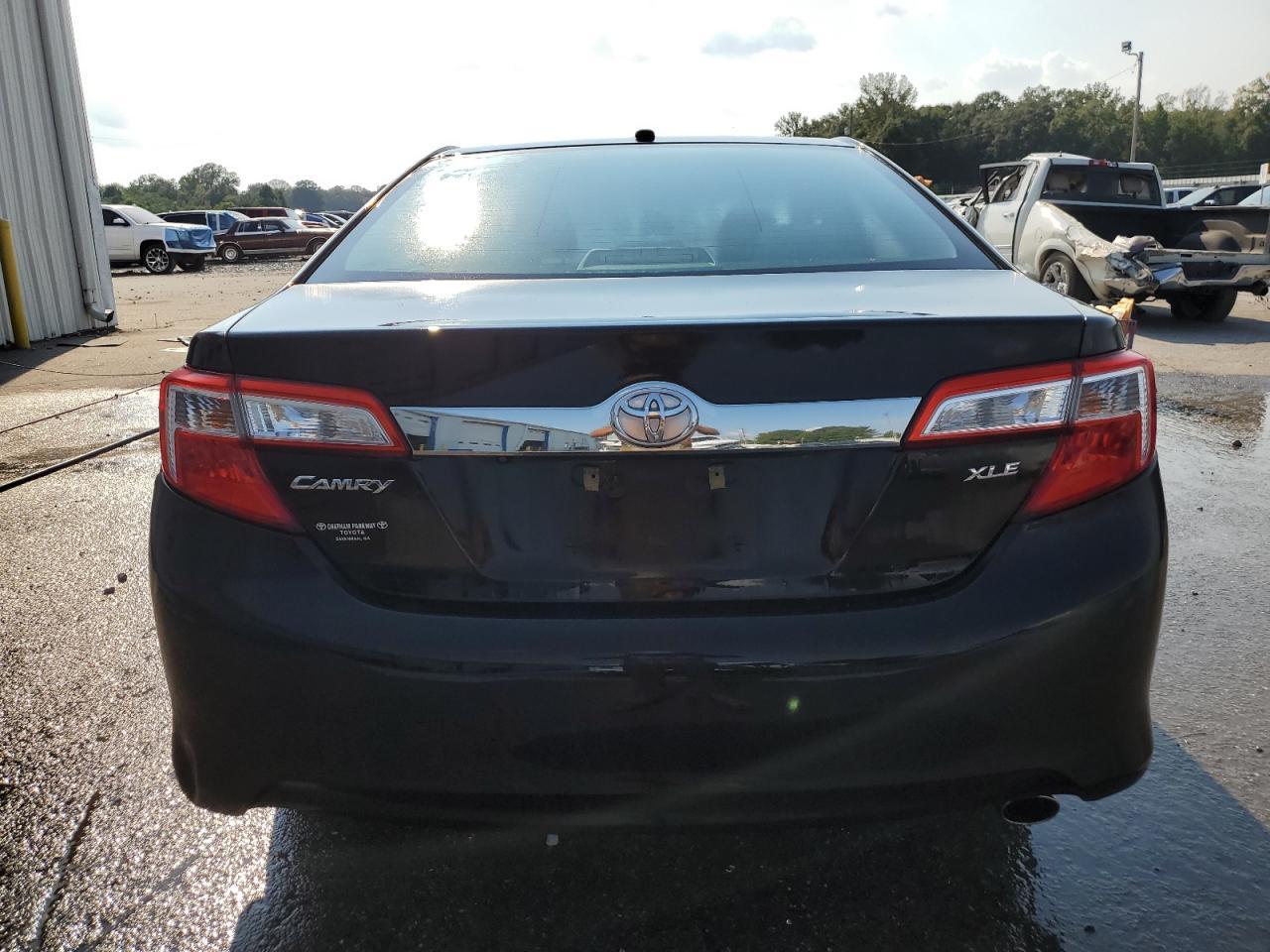2014 Toyota Camry L - Фото 6