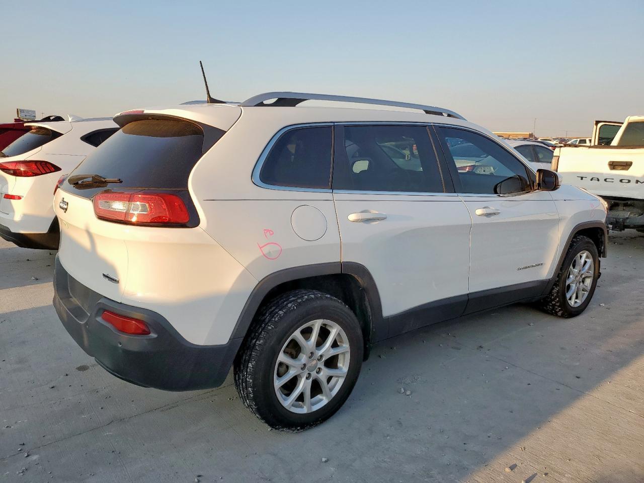 2017 Jeep Cherokee Latitude - Фото 3
