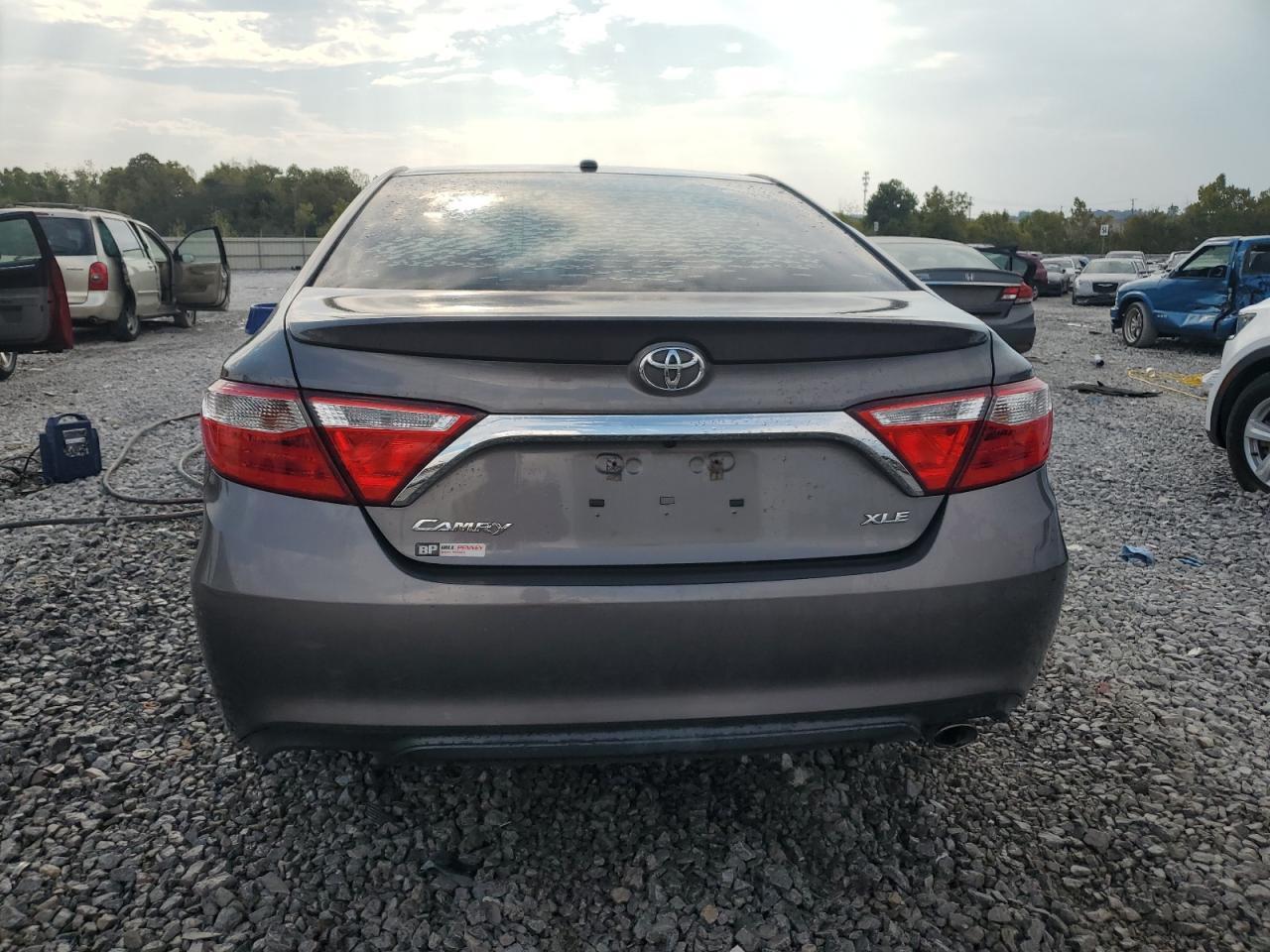 2017 Toyota Camry Le - Фото 6