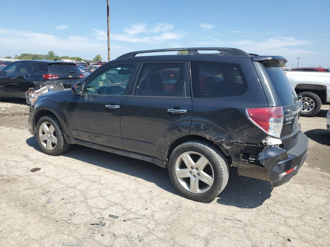 2010 Subaru Forester 2.5X Limited - Фото 2