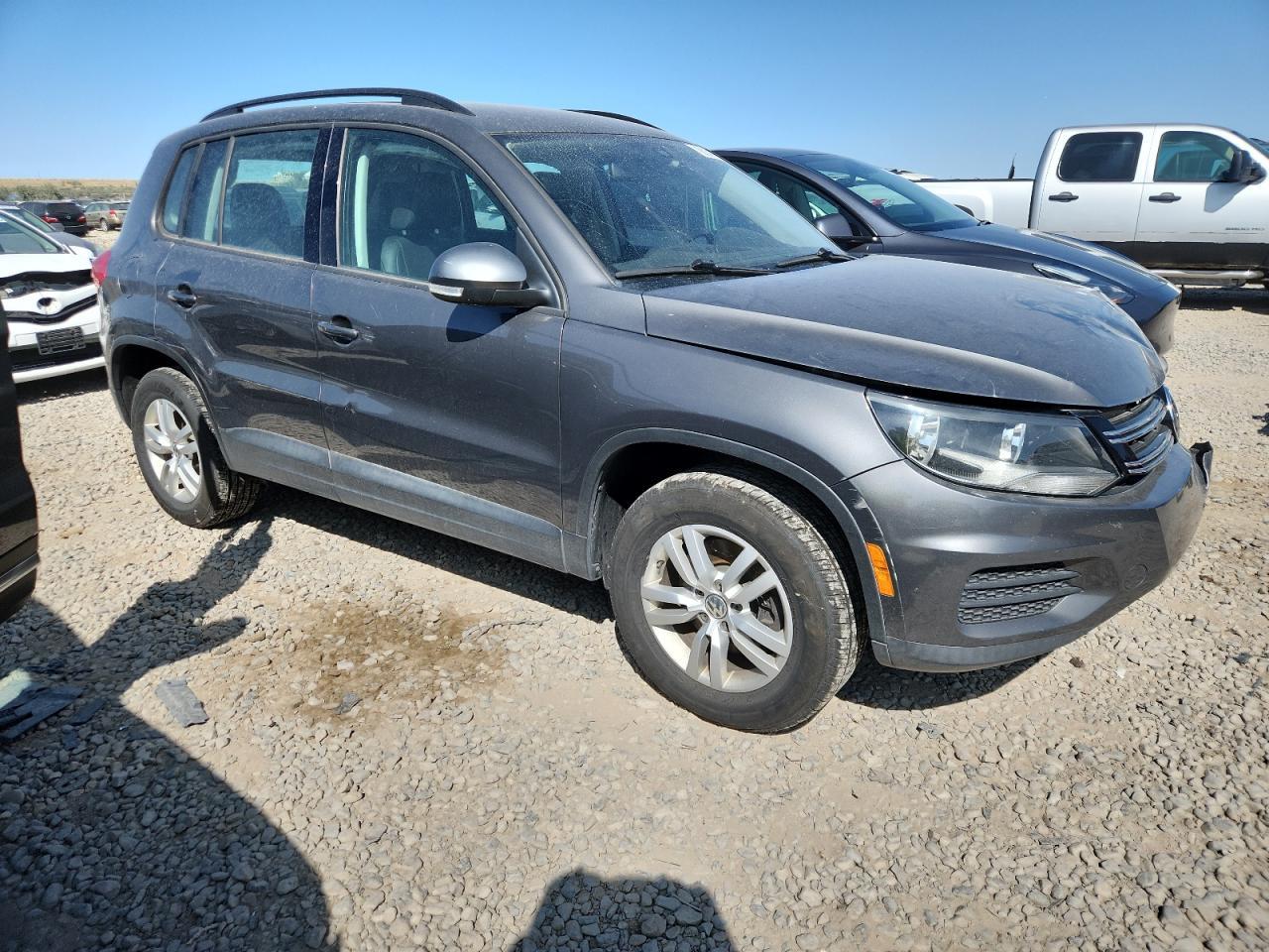 2016 Volkswagen Tiguan S - Image 4