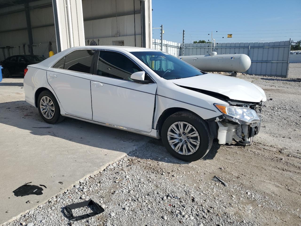 2014 Toyota Camry L - Фото 4