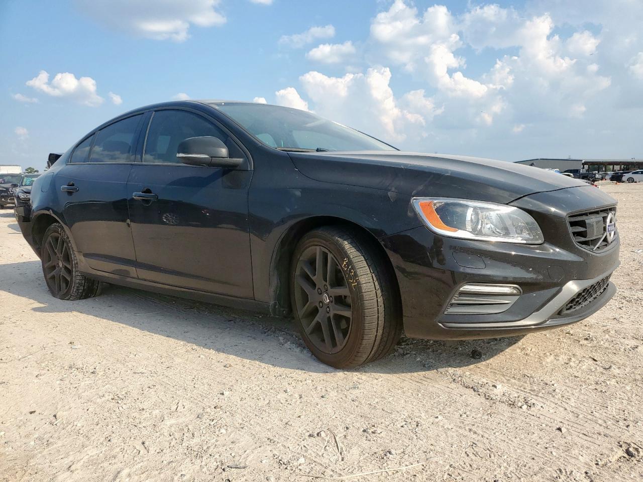 2017 Volvo S60 - Image 4