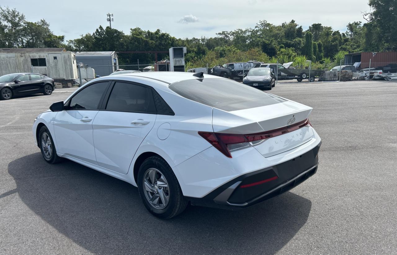 2024 Hyundai Elantra Se - Фото 3