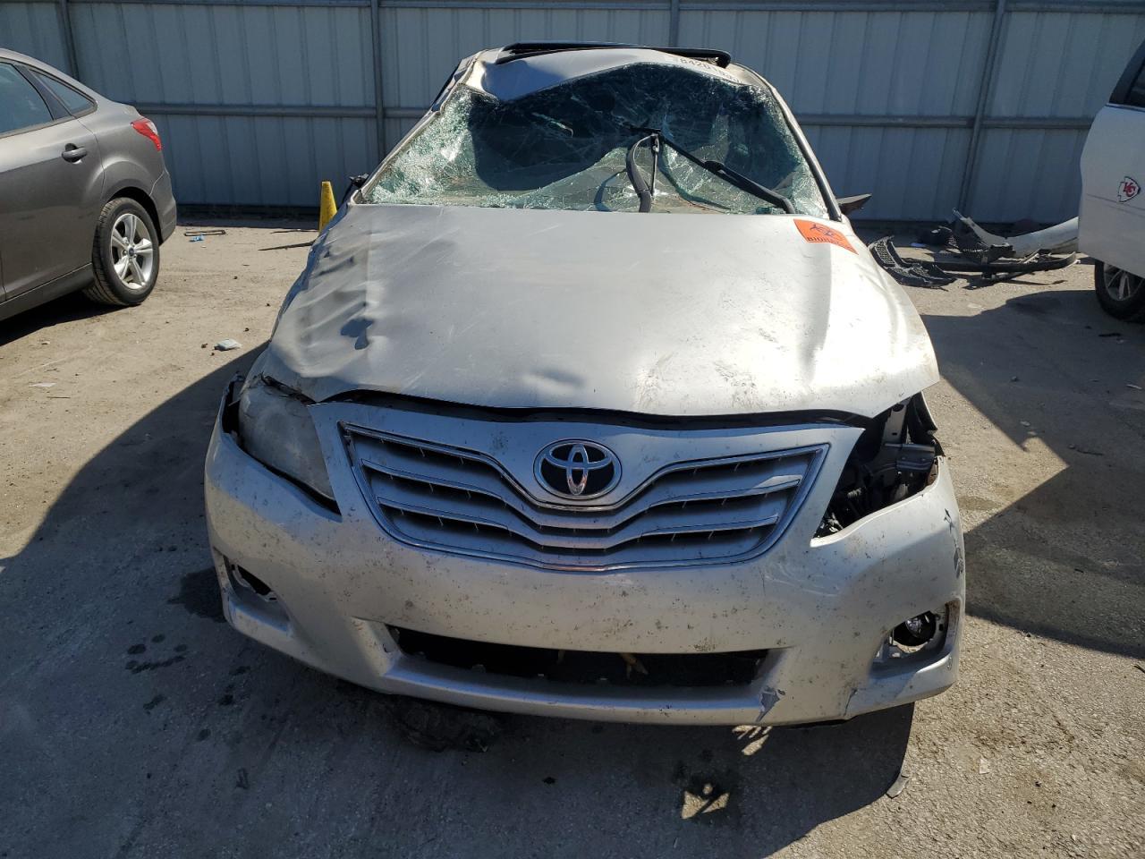 2011 Toyota Camry Se - Image 5