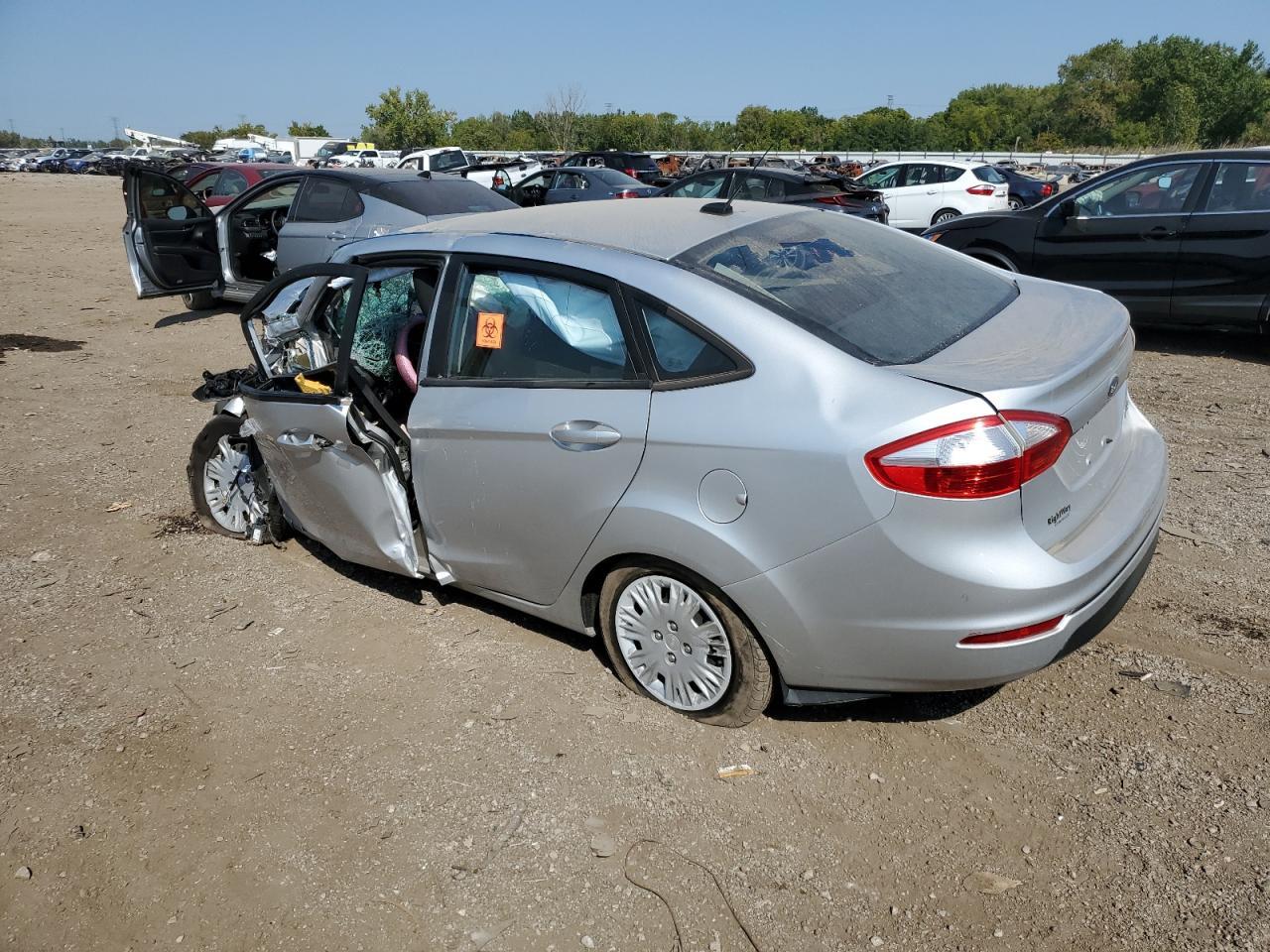 2016 Ford Fiesta S - Image 2