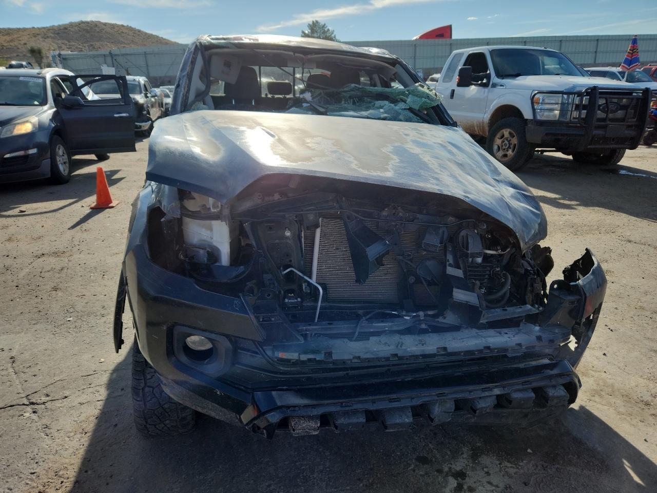 2018 Toyota Tacoma Double Cab - Image 5