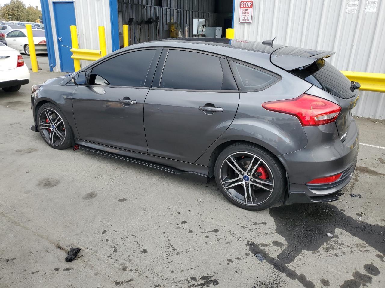 2018 Ford Focus St - Фото 2