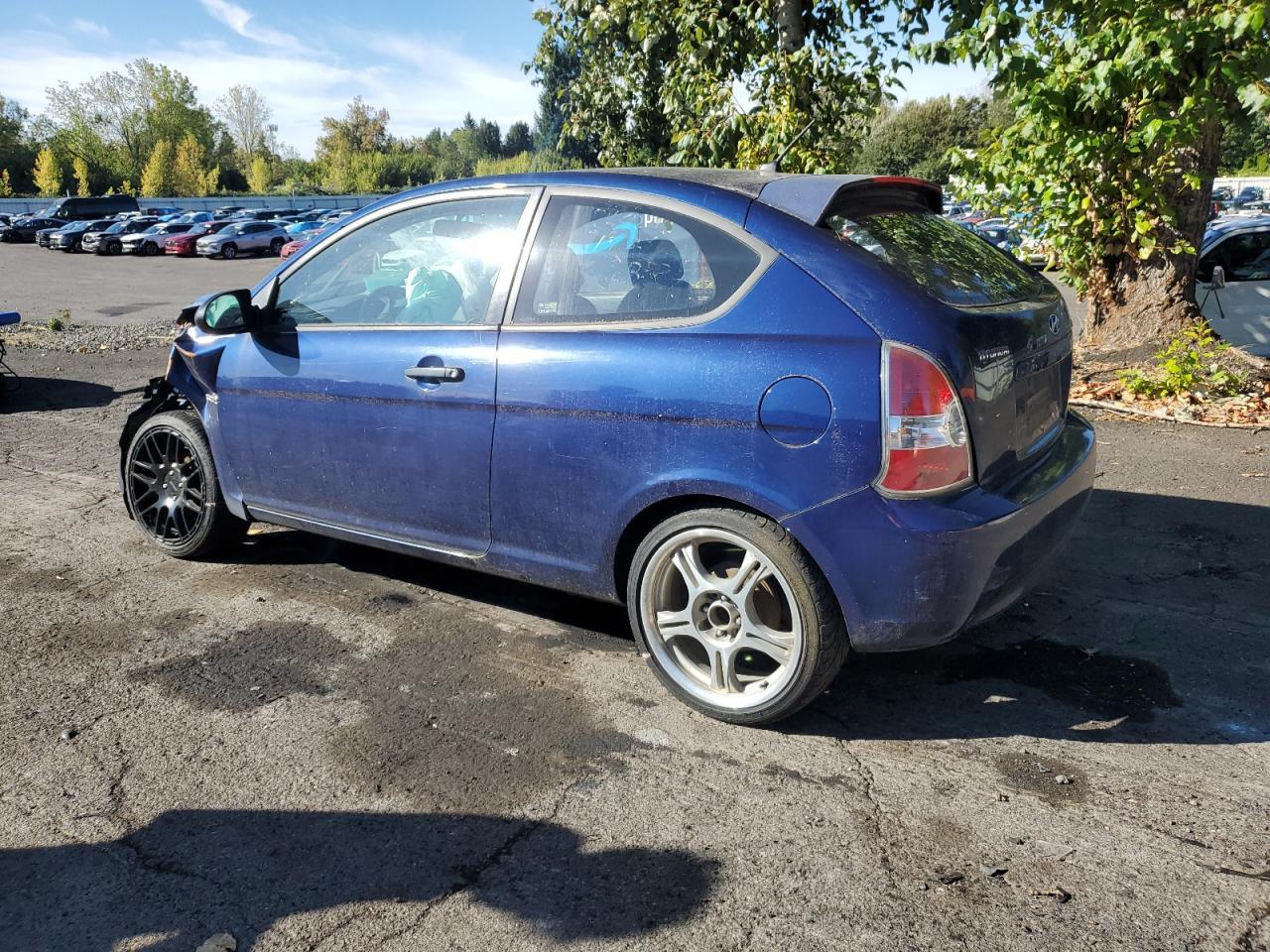 2009 Hyundai Accent Gs - Image 2