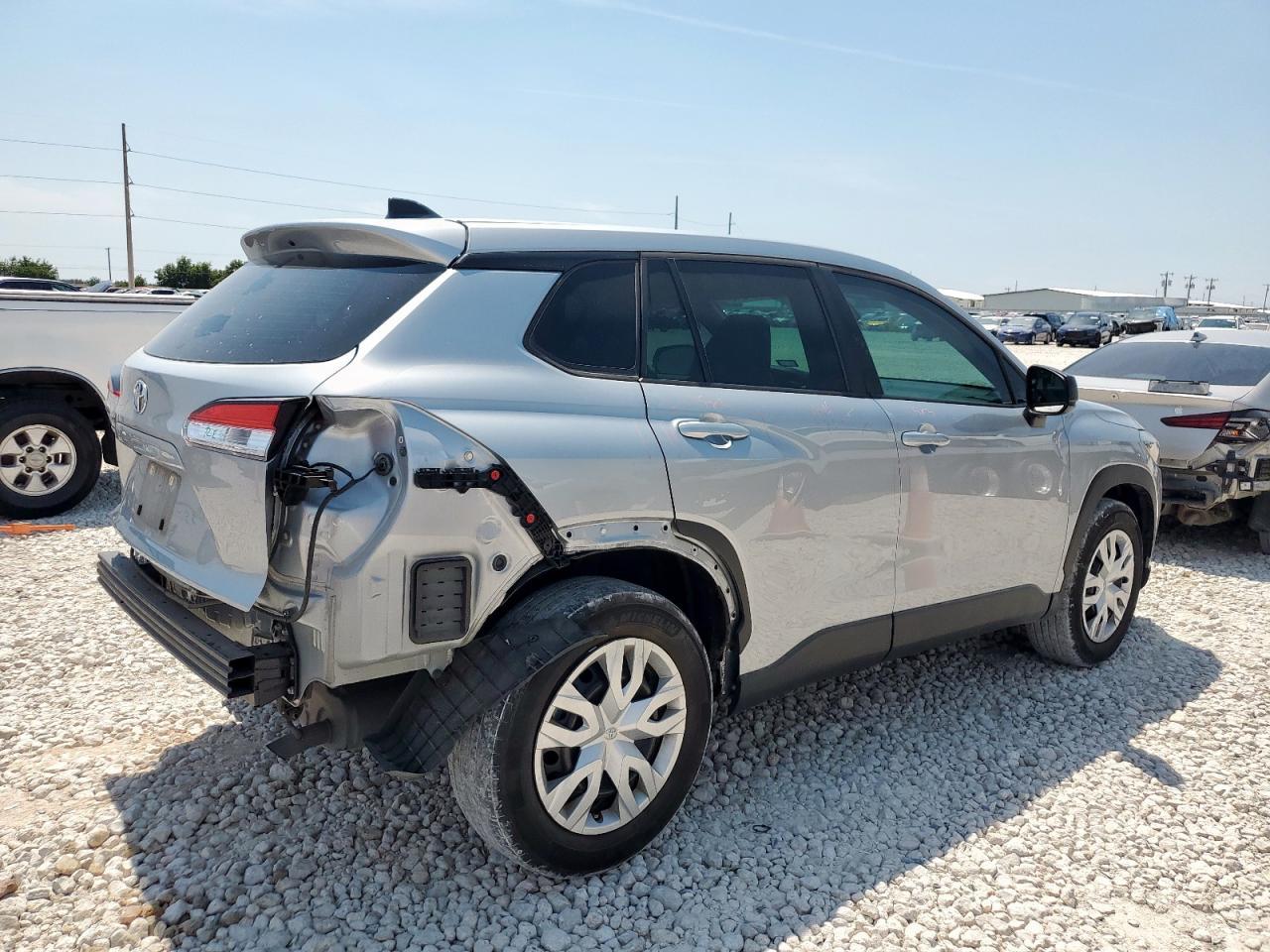 2022 Toyota Corolla Cross L - Image 3