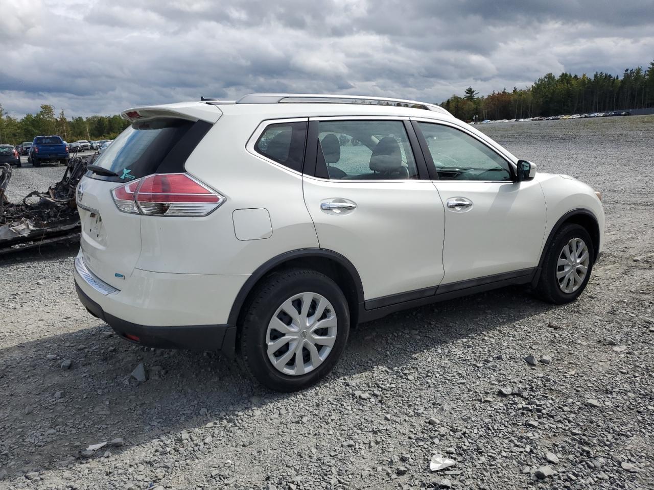 2015 Nissan Rogue S - Фото 3