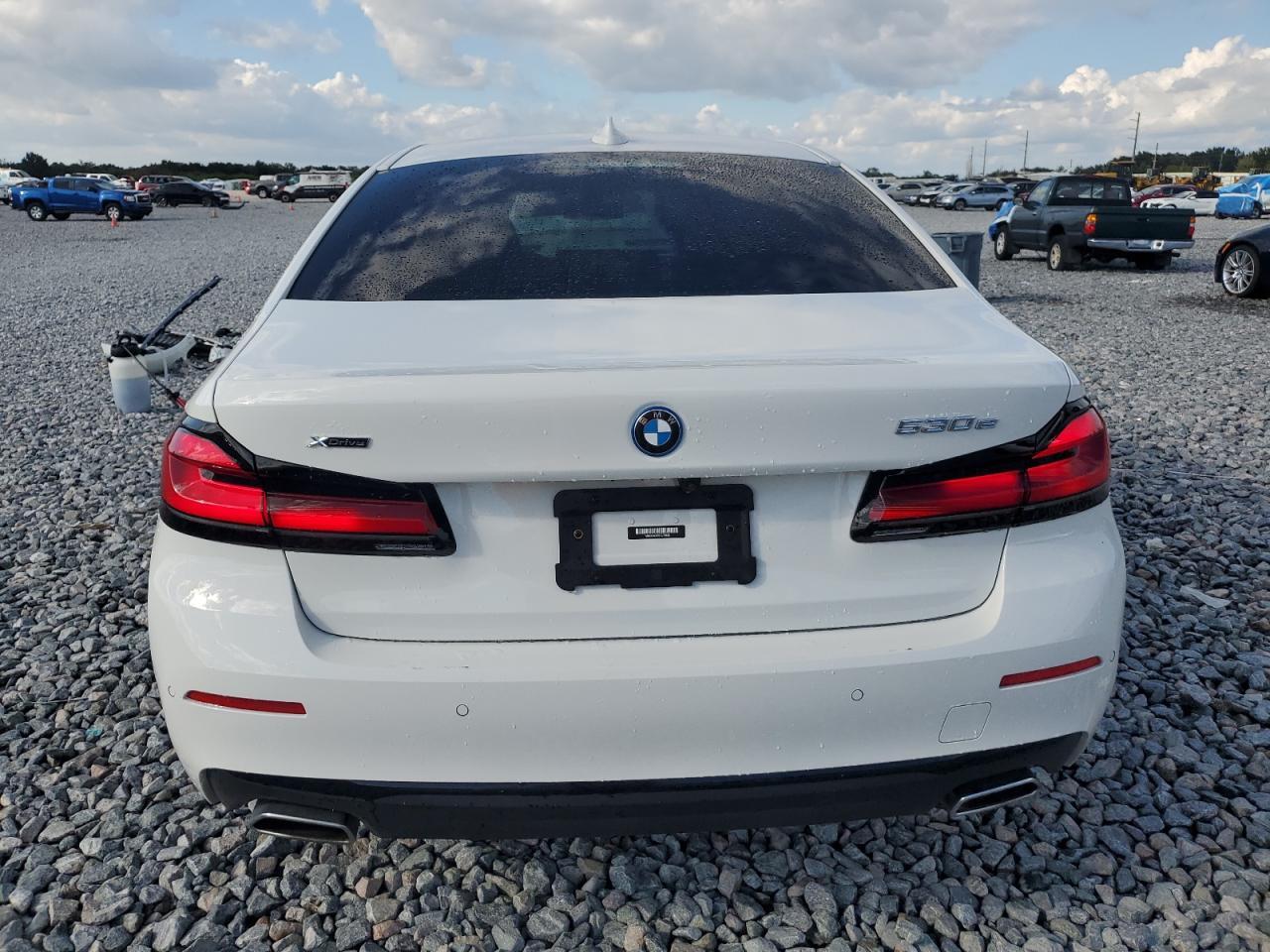 2023 BMW 530Xe - Фото 6
