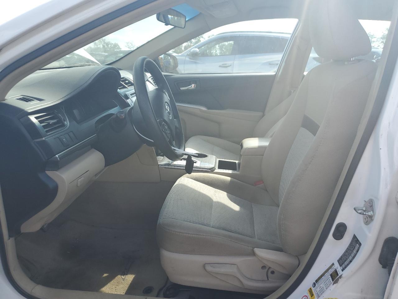 2014 Toyota Camry Hybrid - Image 7