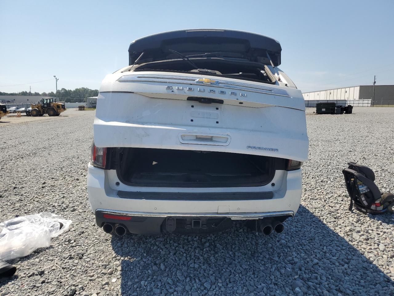 2024 Chevrolet Suburban C1500 Premier - Image 6