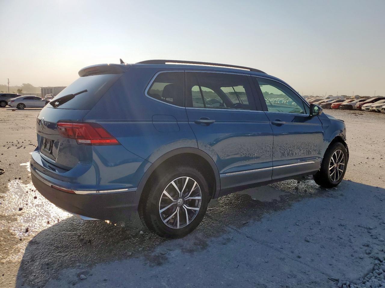 2020 Volkswagen Tiguan Se - Фото 3