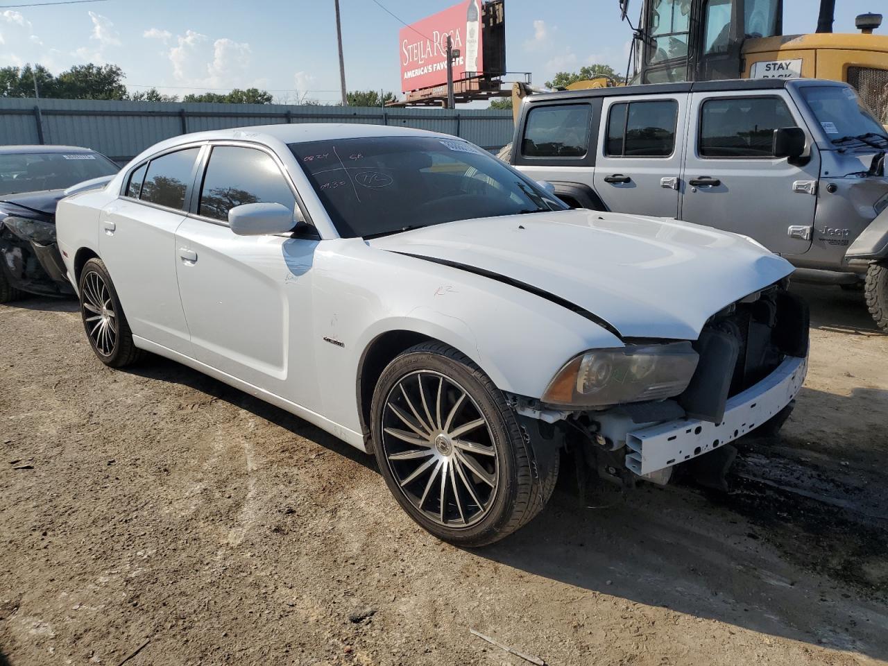 2014 Dodge Charger R - Image 4