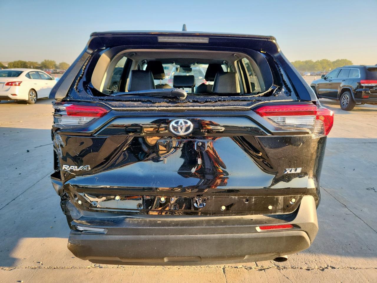 2024 Toyota Rav4 Xle Premium - Image 6