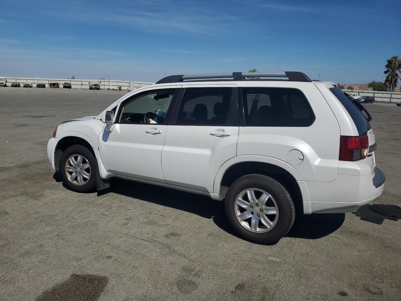 2011 Mitsubishi Endeavor Ls - Фото 2