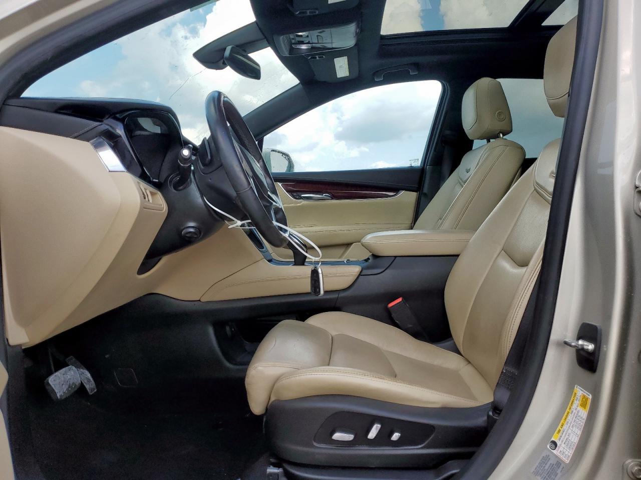 2017 Cadillac Xt5 Luxury - Image 7