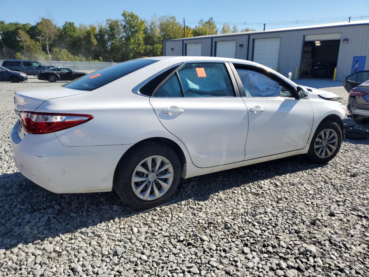 2017 Toyota Camry Le - Image 3