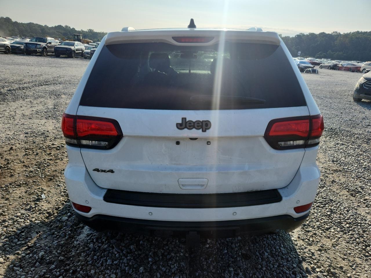 2016 Jeep Grand Cherokee Laredo - Image 6